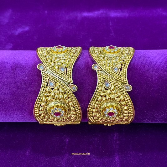 Rajwadi Swarnapatra with Ruby Kundan Kada Bangles by Enava