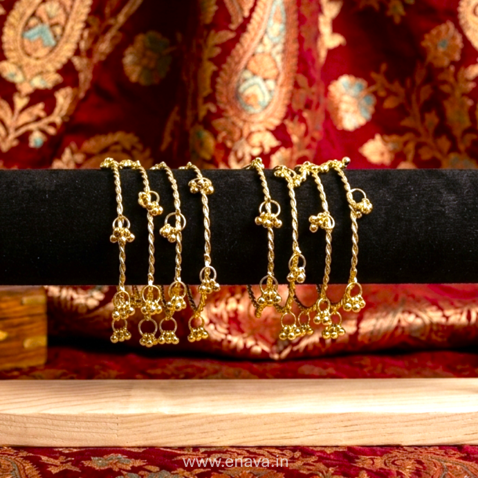 Kashmiri Ghungroo Charm Twisted 8 Bangles Set by Enava