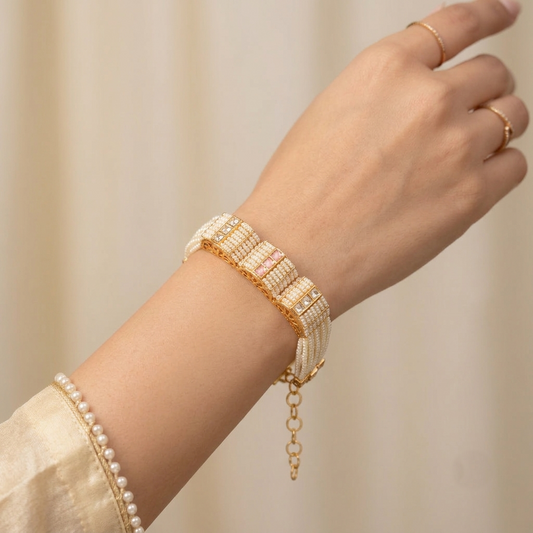 Pearl Muse Golden Bracelet