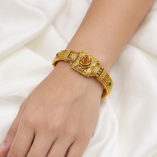 Swarna Petals Rajwadi Bracelet by Enava