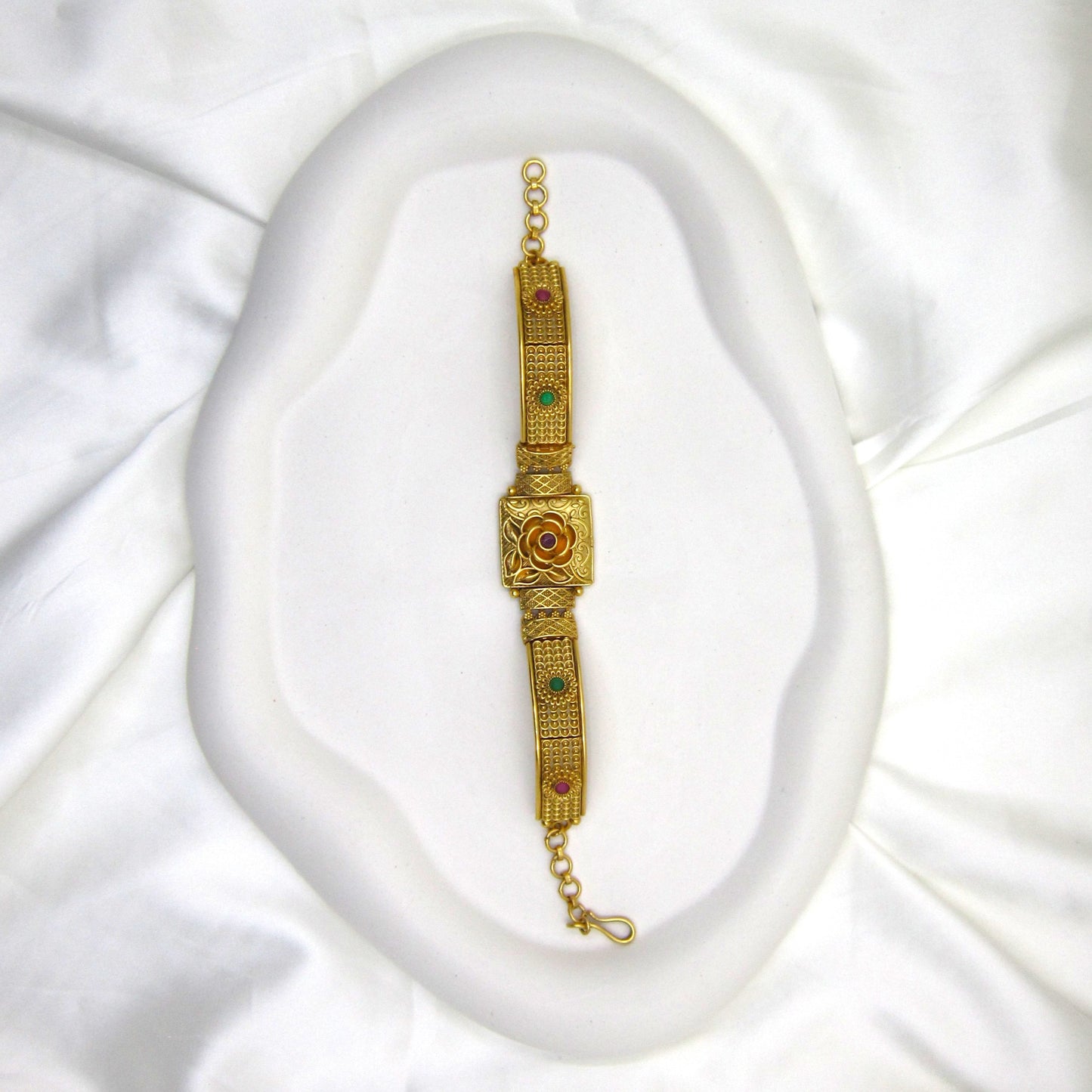 Swarna Petals Rajwadi Bracelet by Enava