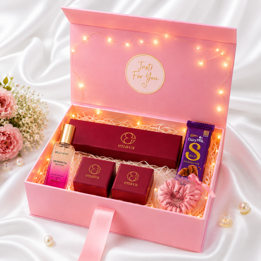 Enava Signature Gift Box - Personalized Gifting Experience
