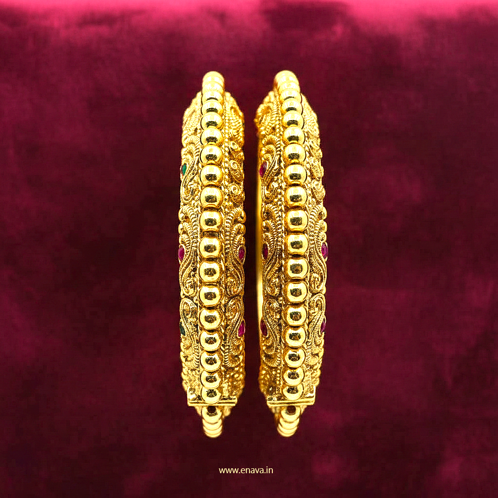 Rajwadi Maharani Veerangana Kada Bangles by Enava